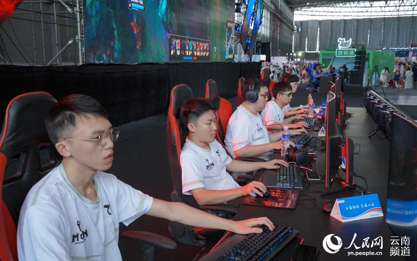 在进攻端 在进攻端