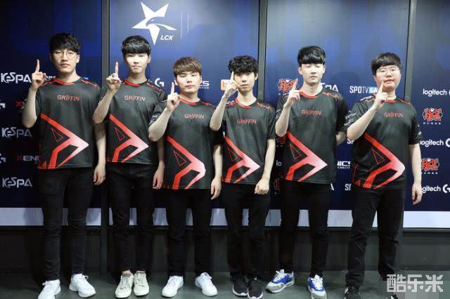 的表现被誉 的表现被誉